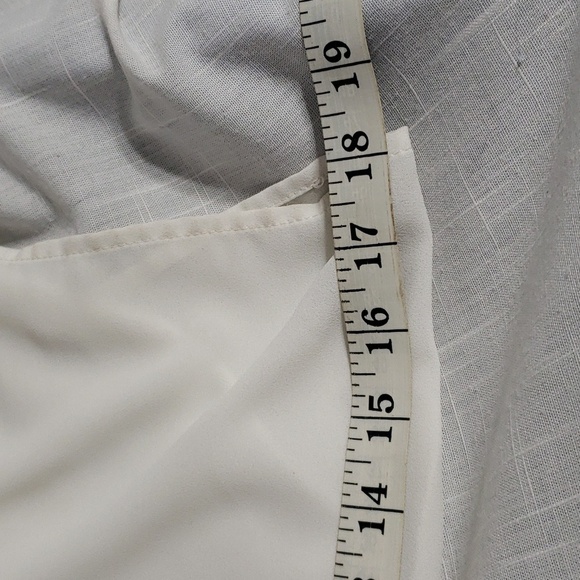 Lush.  Soft & Silky White Blouse; V-Strap Neck line; Key Hole Closure EUC Size S - Picture 11 of 13